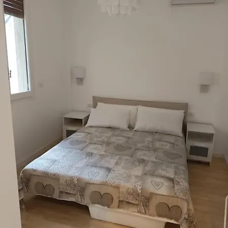 Διαμέρισμα Accogliente Bilocale *